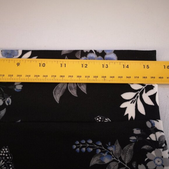 2 / $30.00 - Lily Morgan Ladies Size Medium Flower Pattern Skirt - Picture 6 of 7
